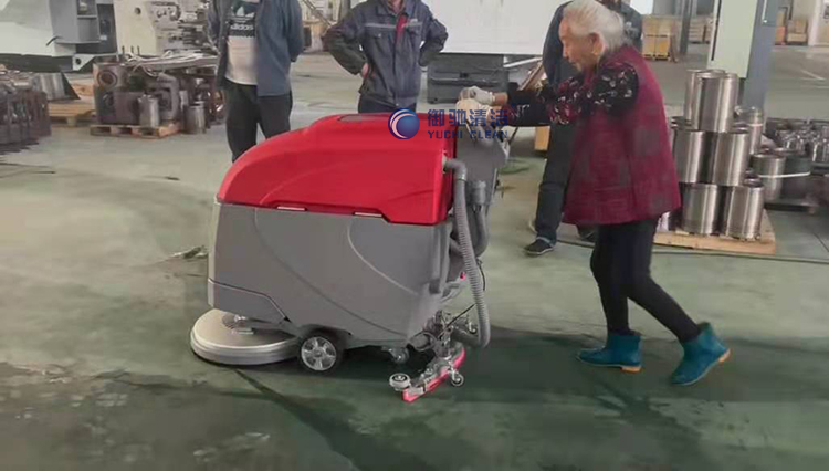 鎮江某交通科技有限公司選購御衛仕手推式洗地機DX4 鎮江某交通科技有限公司選購御衛仕手推式洗地機DX4